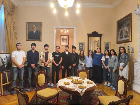 Khazar Students Visit Museums